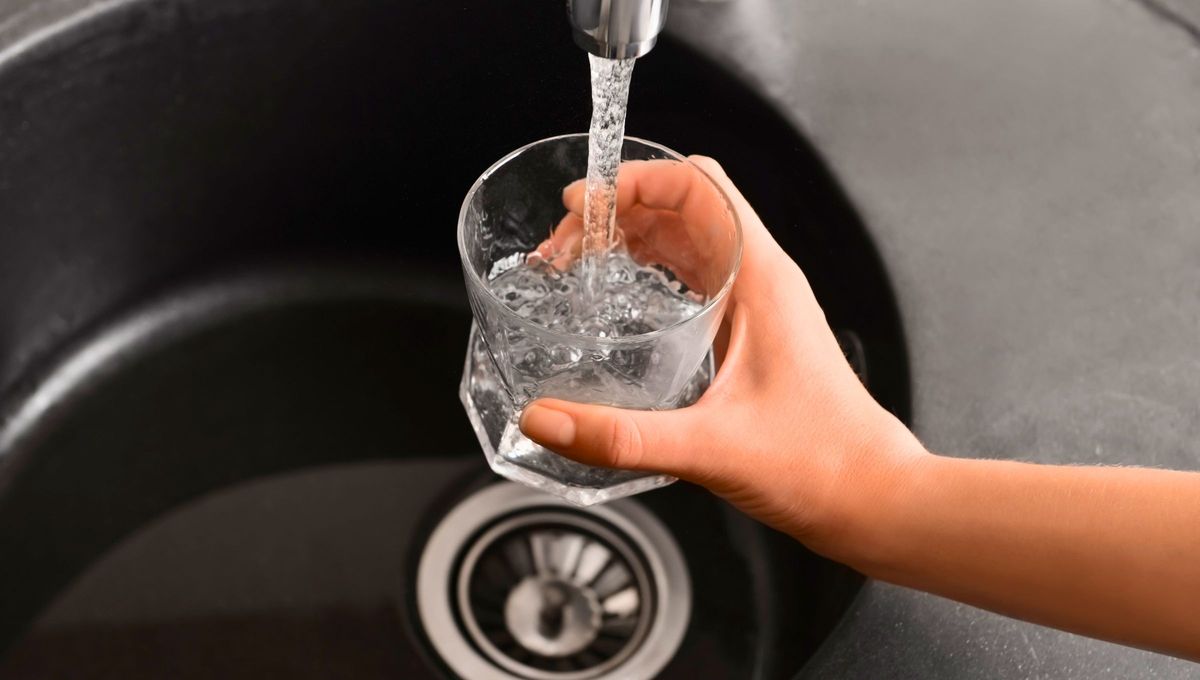 Se solicita a las personas usuarias realizar las reservas de agua domiciliarias para cuando se produzca la afectación y destinar su uso solo para consumo e higiene personal. Se solicita a las personas usuarias realizar las reservas de agua domiciliarias para cuando se produzca la afectación y destinar su uso solo para consumo e higiene personal.