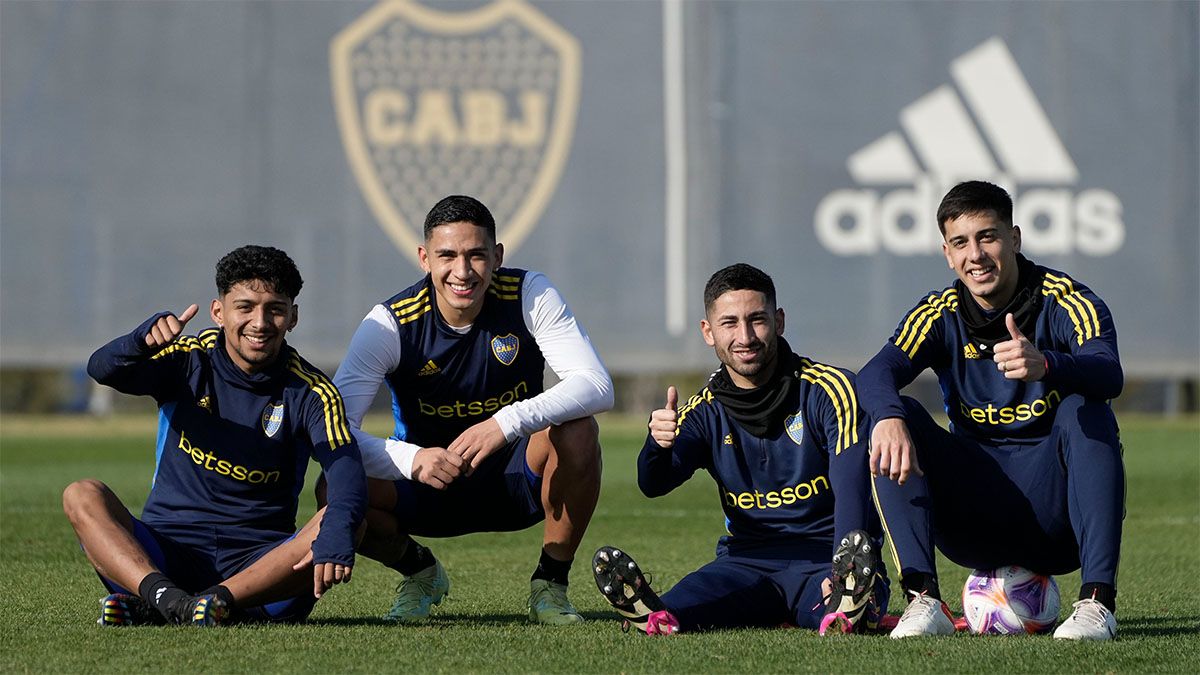 Cristian Medina, Equi Fernández, Alan Varela y Agustín Sandez, la sangre joven de Boca.