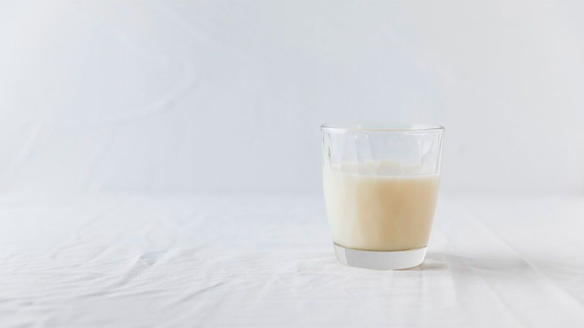 Alimentación saludable: la importancia de tomar un vaso de leche fresca. Alimentación saludable: la importancia de tomar un vaso de leche fresca.