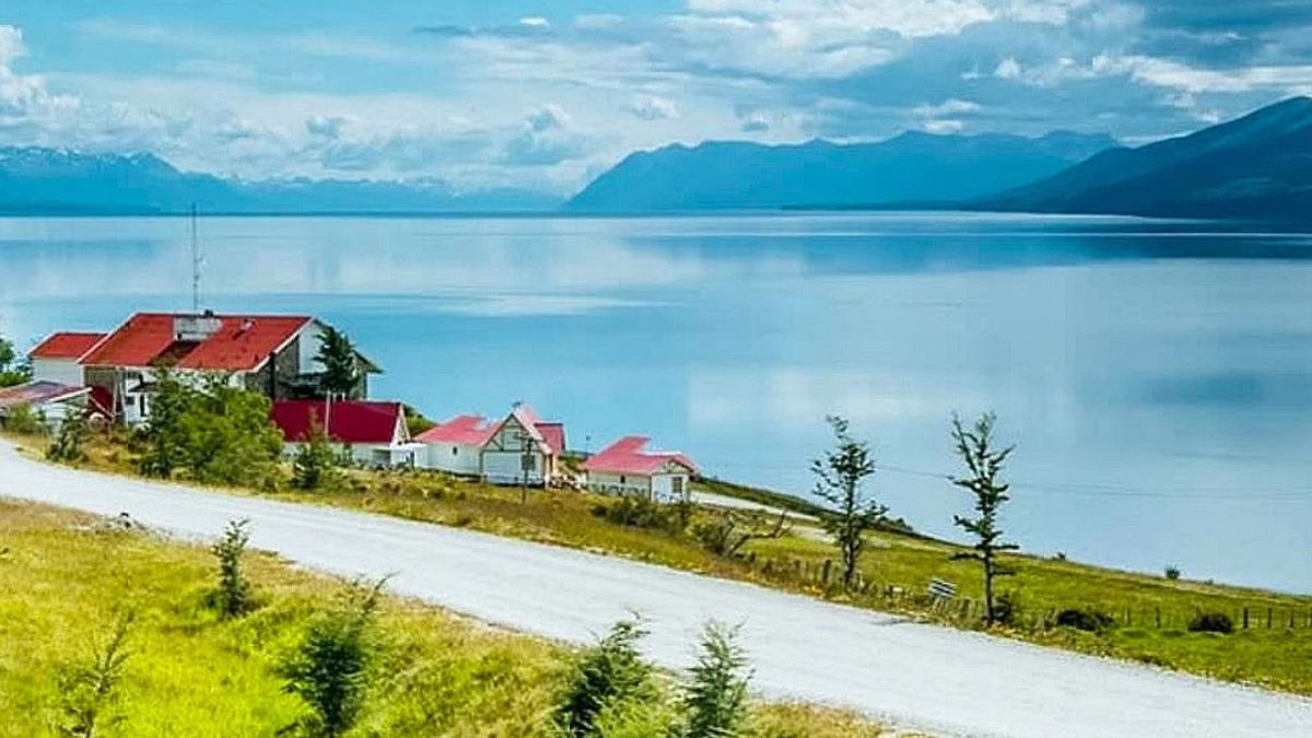 Qué hacer en Tolhuin, la aldea más joven de Tierra del Fuego rodeada de lagos andinos y bosques de lengas