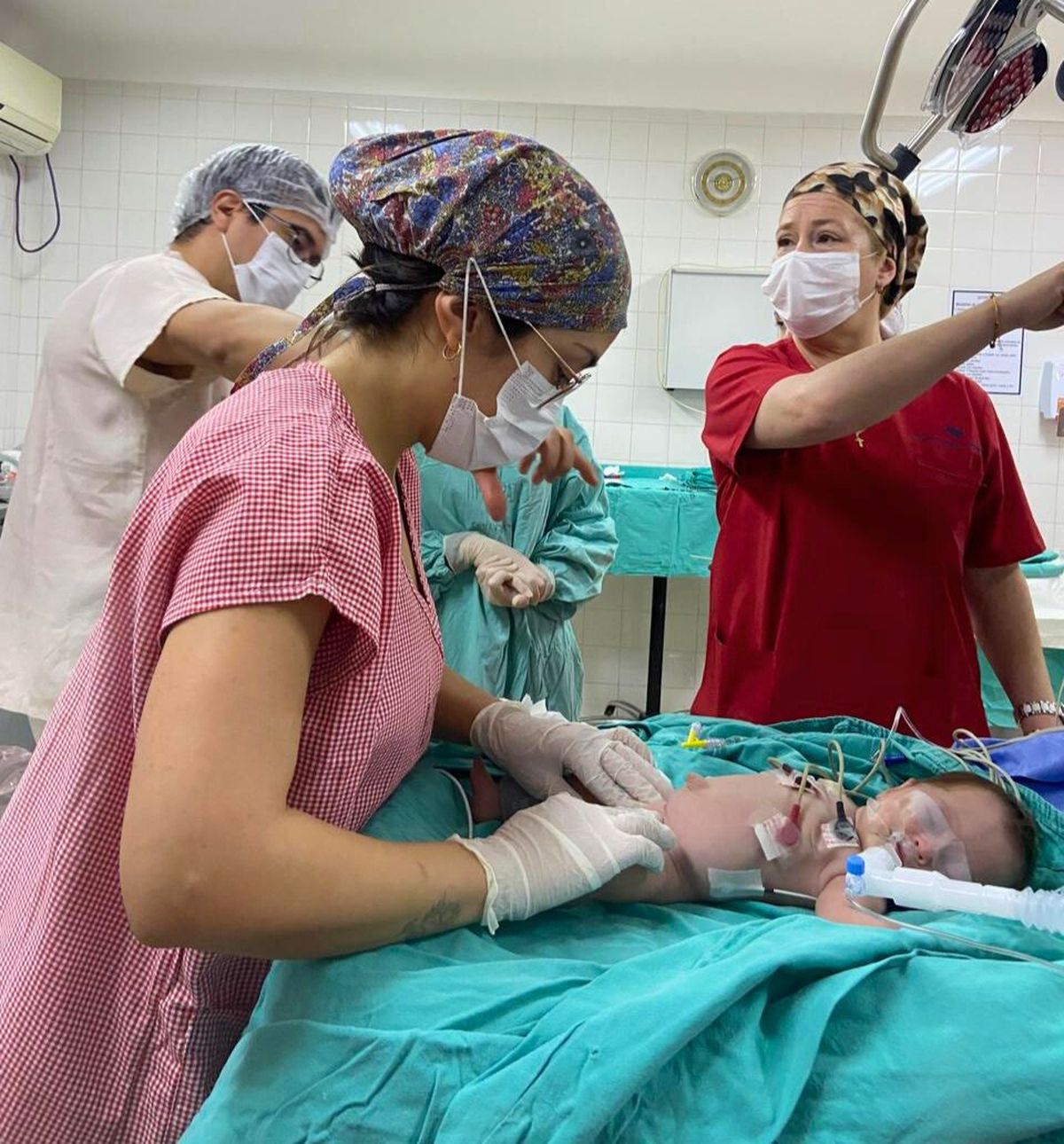 En el mes de agosto los hermanos Aguilera comenzaron con procedimientos a pacientes pedi&aacute;tricos.