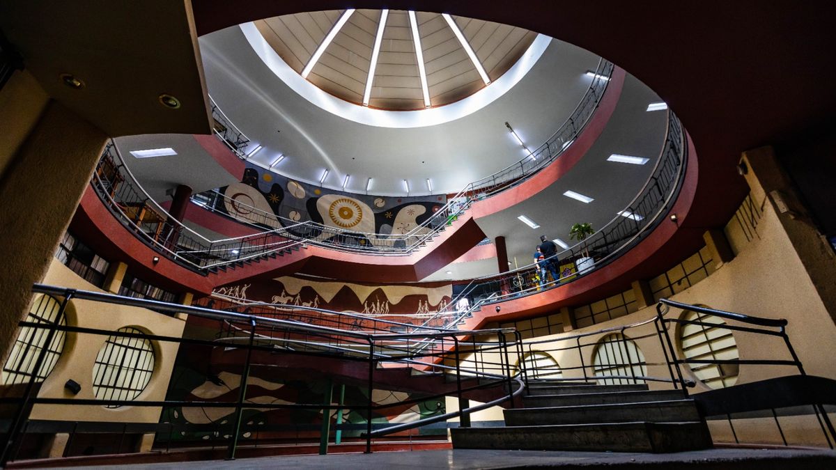 La cúpula del hall central de la Tonsa, obra del arquitecto Germán Gutman. 