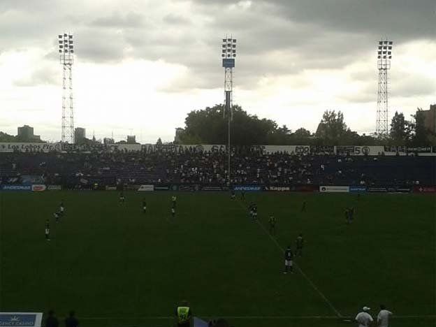 Desde los 12 pasos, Independiente se lo empató a Aldosivi