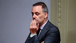 La escribana asegura que Manuel Adorni, jefe de Gabinete, planea pagar la deuda de su departamento en Caballito.