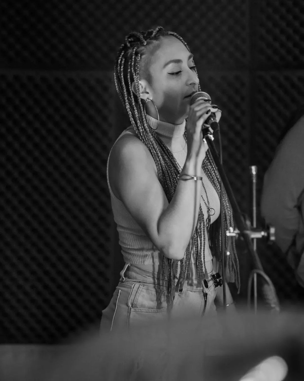 Además de criar a sus tres hijos de 11, 5 y 9 meses, Natalia es estilista y cantante en una banda. También tiene un dúo con su marido, Gastón Aranguez, quien es tecladista.