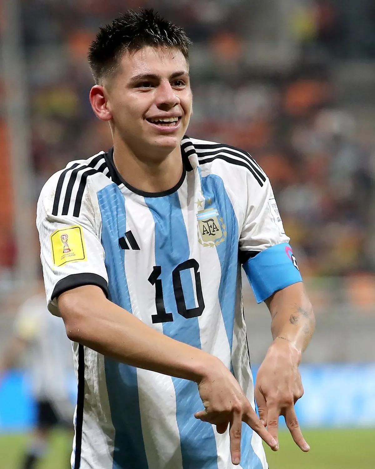 Claudio Echeverri hizo historia con sus 3 goles para la Selección argentina ante Brasil