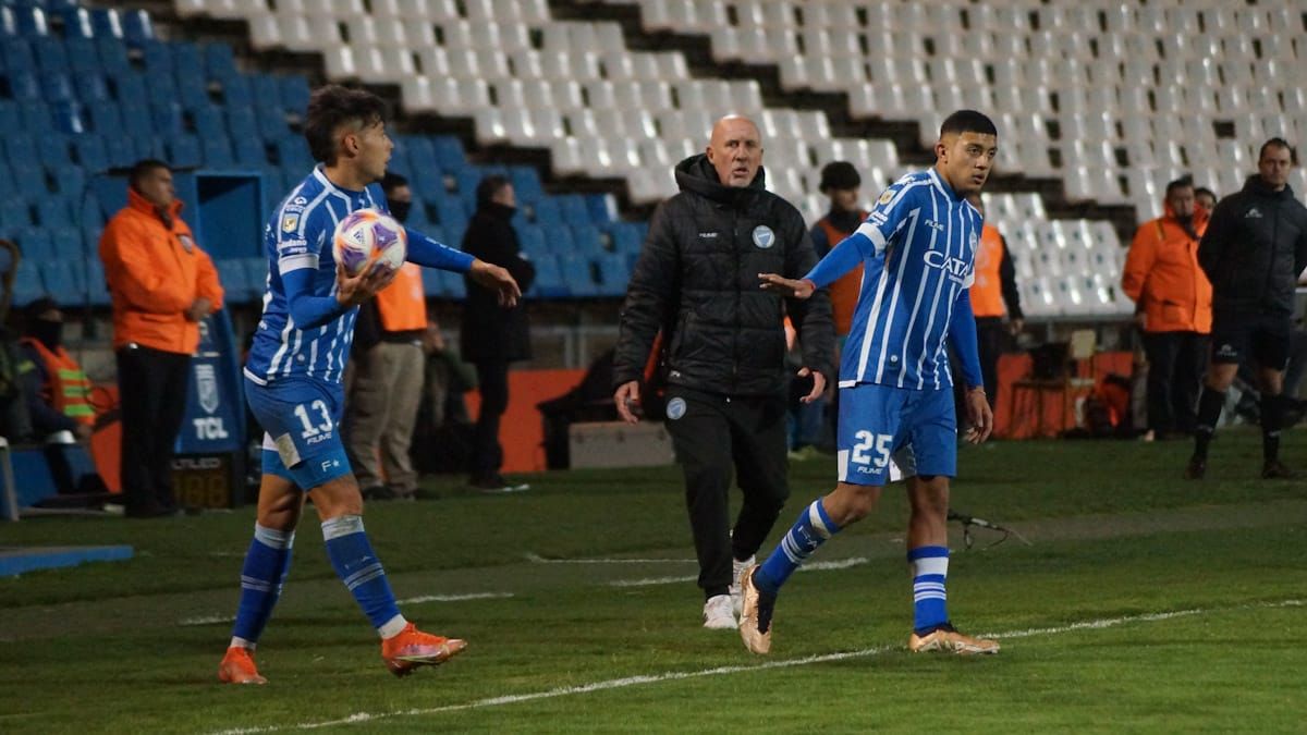 El Gato Oldrá rescató la entrega y el esfuerzo de sus jugadores ante Defensa y Justicia. El Gato Oldrá rescató la entrega y el esfuerzo de sus jugadores ante Defensa y Justicia.