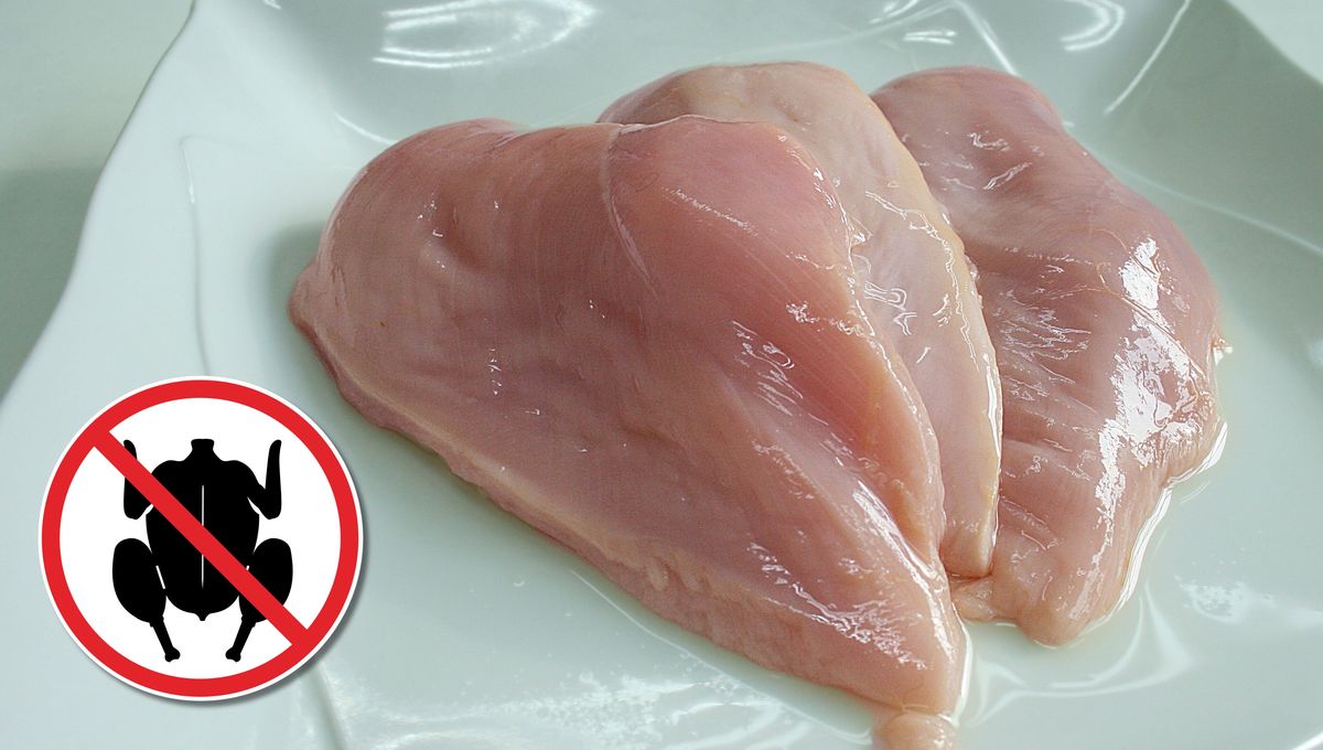 Por qué nunca tenemos que comer pollo medio crudo o rosado