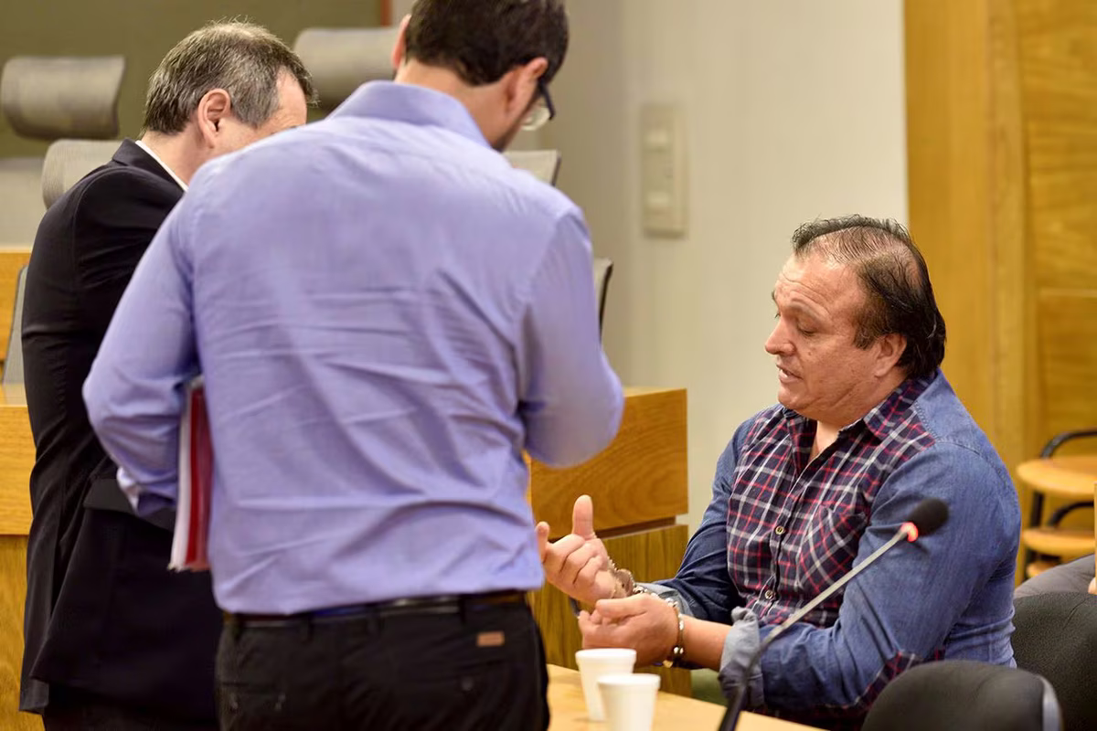 Brutal femicidio: un hombre asesinó a su expareja de 23 machetazos delante de sus hijos Brutal femicidio: un hombre asesinó a su expareja de 23 machetazos delante de sus hijos