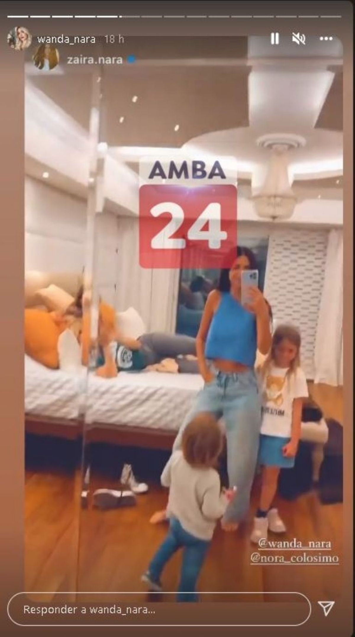Escracharon a Wanda Nara y Zaira Nara en el Buquebus: ¡Patas sucias!