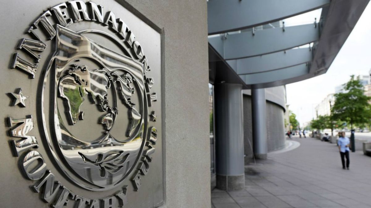 El primer desembolso el FMI trae alivio a las reservas negativas del BCRA
