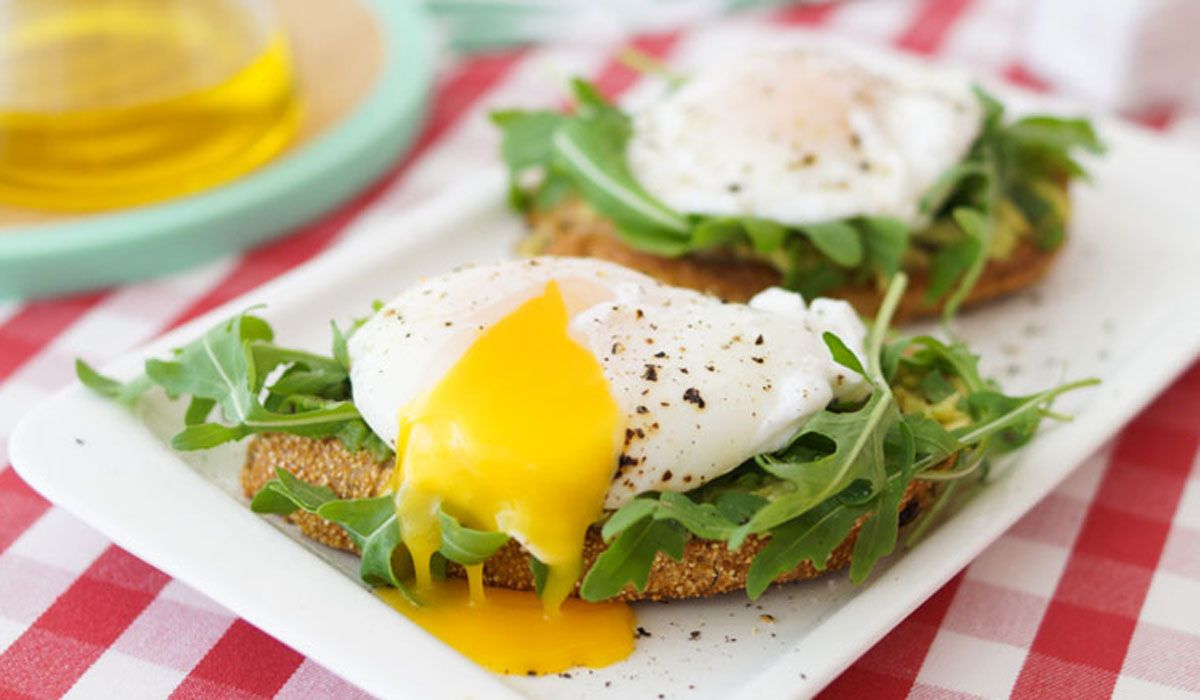 6 maneras de cocinar huevos en el microondas