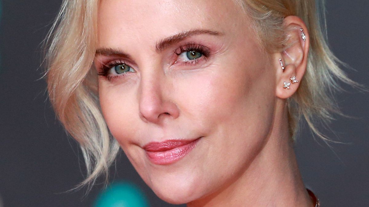 De Salma Hayek a Charlize Theron: famosas que le dicen no al botox y sí a las arrugas