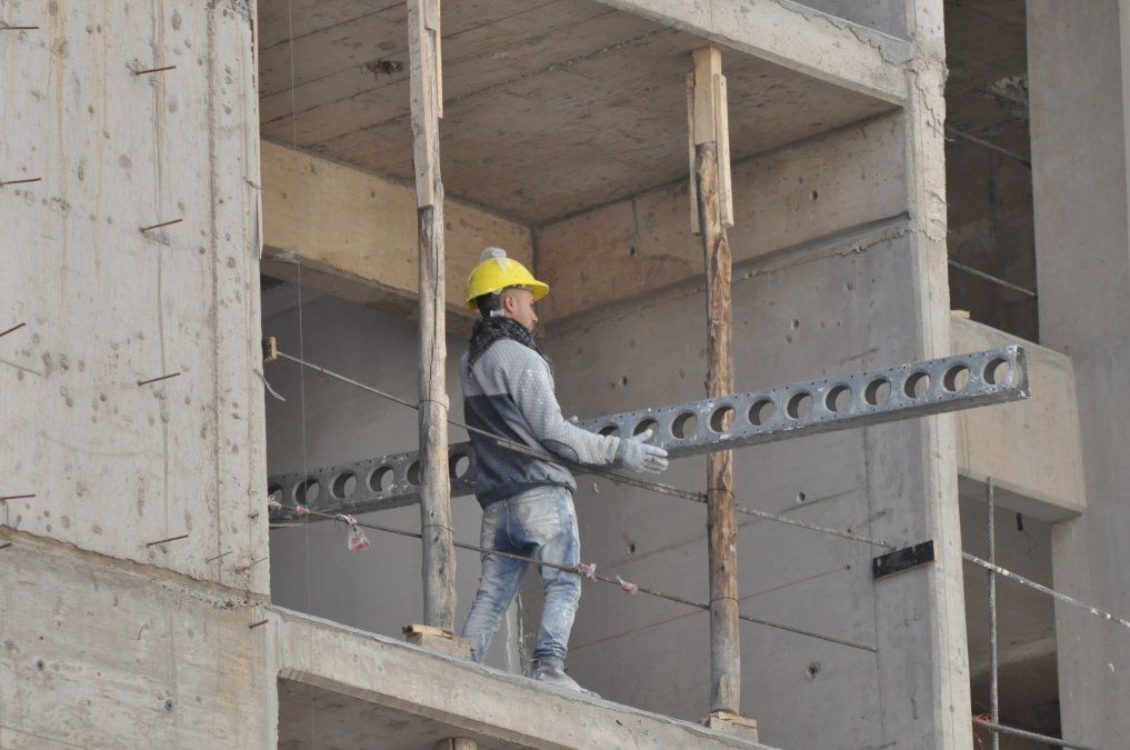 Según el Indec, más de 110 mil puestos de trabajo se perdieron en el sector privado durante el primer semestre