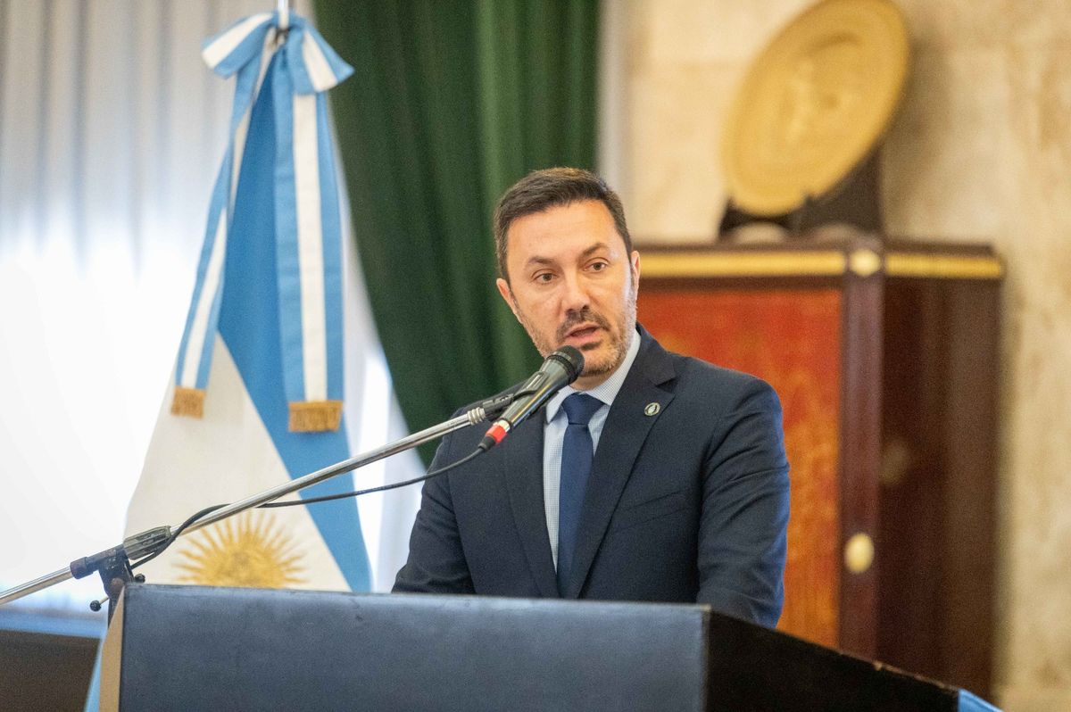 Luis Petri dijo que su equipo "estará al servicio de la Patria". Luis Petri dijo que su equipo "estará al servicio de la Patria".