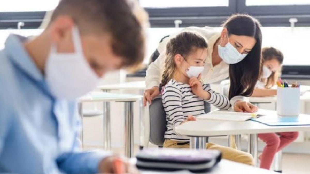 Los estudiantes volverás a las escuelas en Italia, en medio de estrictas medidas de seguridad sanitaria.