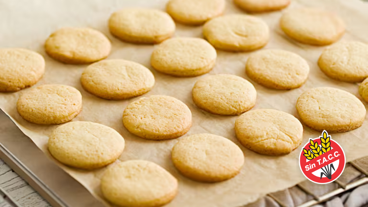 Prepara un exquisito café para acompañar estas masitas de naranja sin TACC. Prepara un exquisito café para acompañar estas masitas de naranja sin TACC.