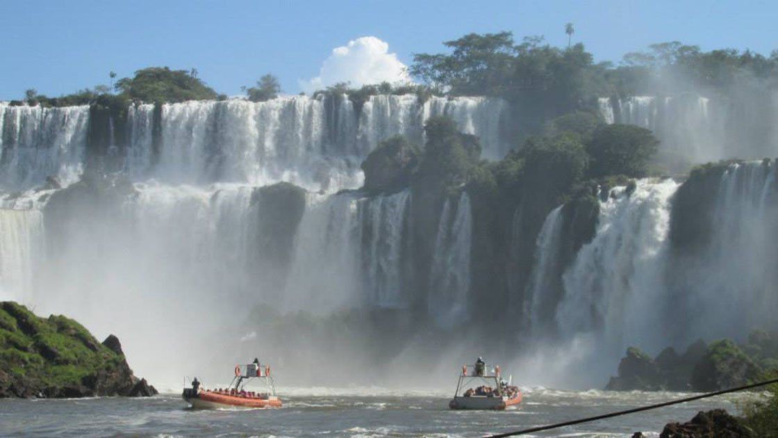 Las Cataratas del Iguaz&uacute; es uno de los lugares m&aacute;s visitados en Misiones por el turismo nacional y extranjero