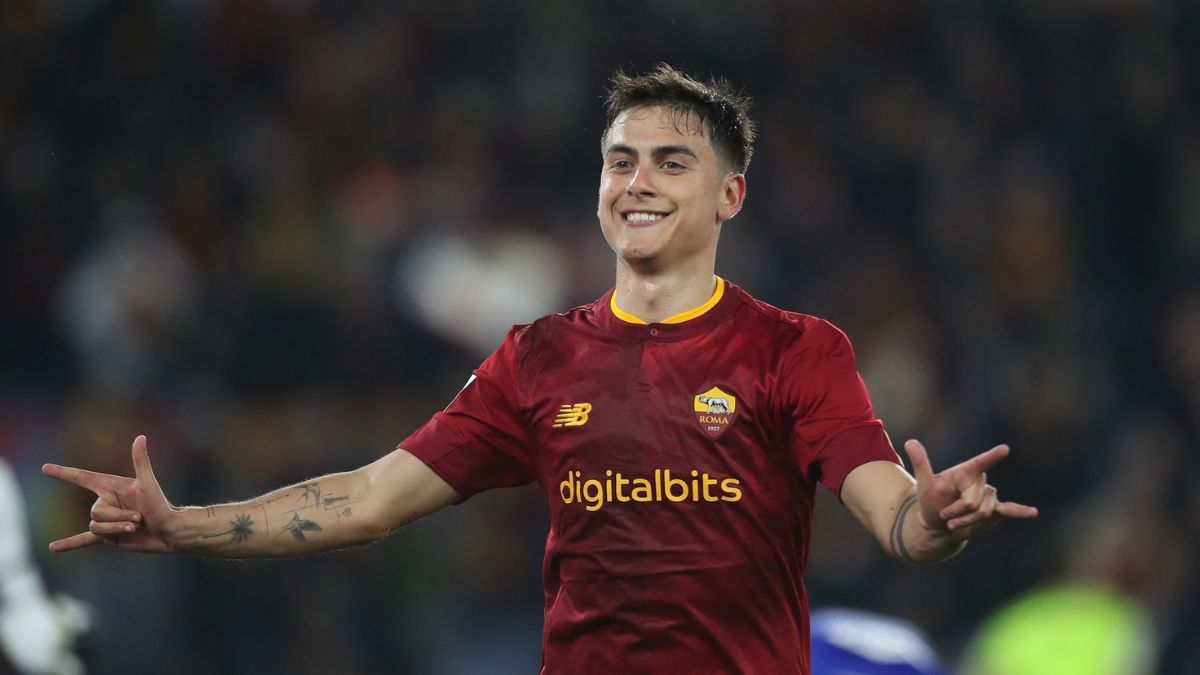 Paulo Dybala seguirá jugando en la Roma hasta junio del 2026.
