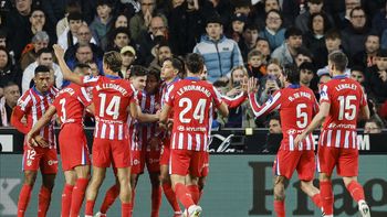 De la mano de los campeones del mundo: Atlético Madrid goleó a Valencia con gritos argentinos