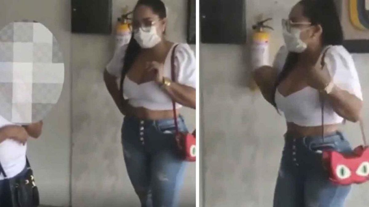 La madre pide explicaciones porque no la dejaron entrar a la escuela. 