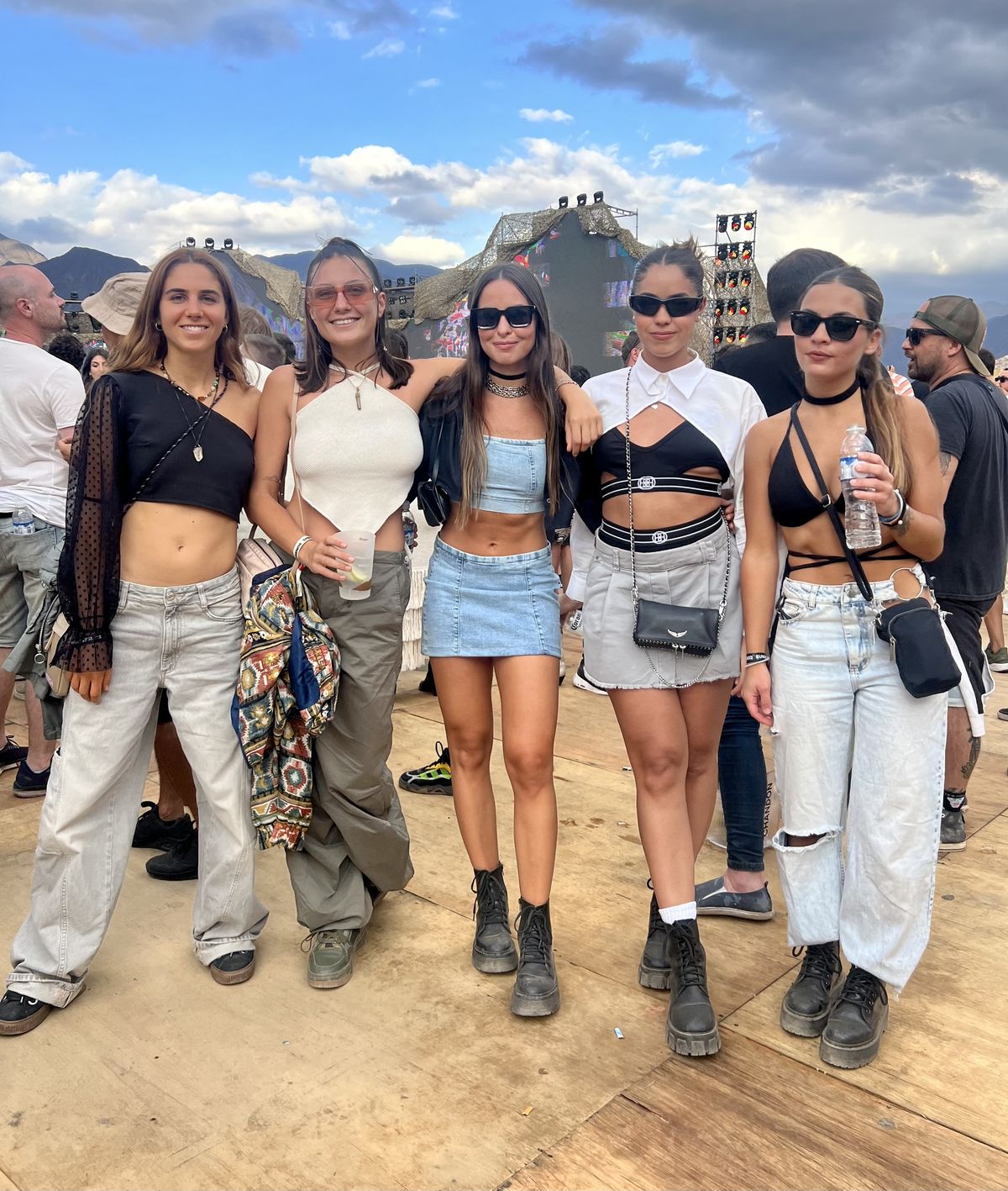 Alessia Capone, Mar&iacute;a Chaluleu, Clara Mazzalomo, Dolores Andre y Amparo Gil Falco.