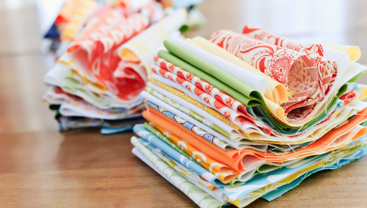 Los retazos de tela viejo son ideales para un buen trabajo de reciclaje. Los retazos de tela viejo son ideales para un buen trabajo de reciclaje.