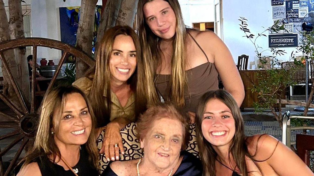 Cuatro generaciones: Elsa junto a su hija Lucía; su nieta Florencia Aise, reconocida artista y sus bisnietas Santina y Jesús. Cuatro generaciones: Elsa junto a su hija Lucía; su nieta Florencia Aise, reconocida artista y sus bisnietas Santina y Jesús.