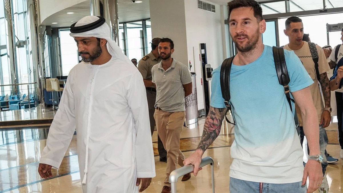 Lionel Messi causó furor ni bien llegó a Abu Dhabi para disputar el Mundial Qatar 2022.