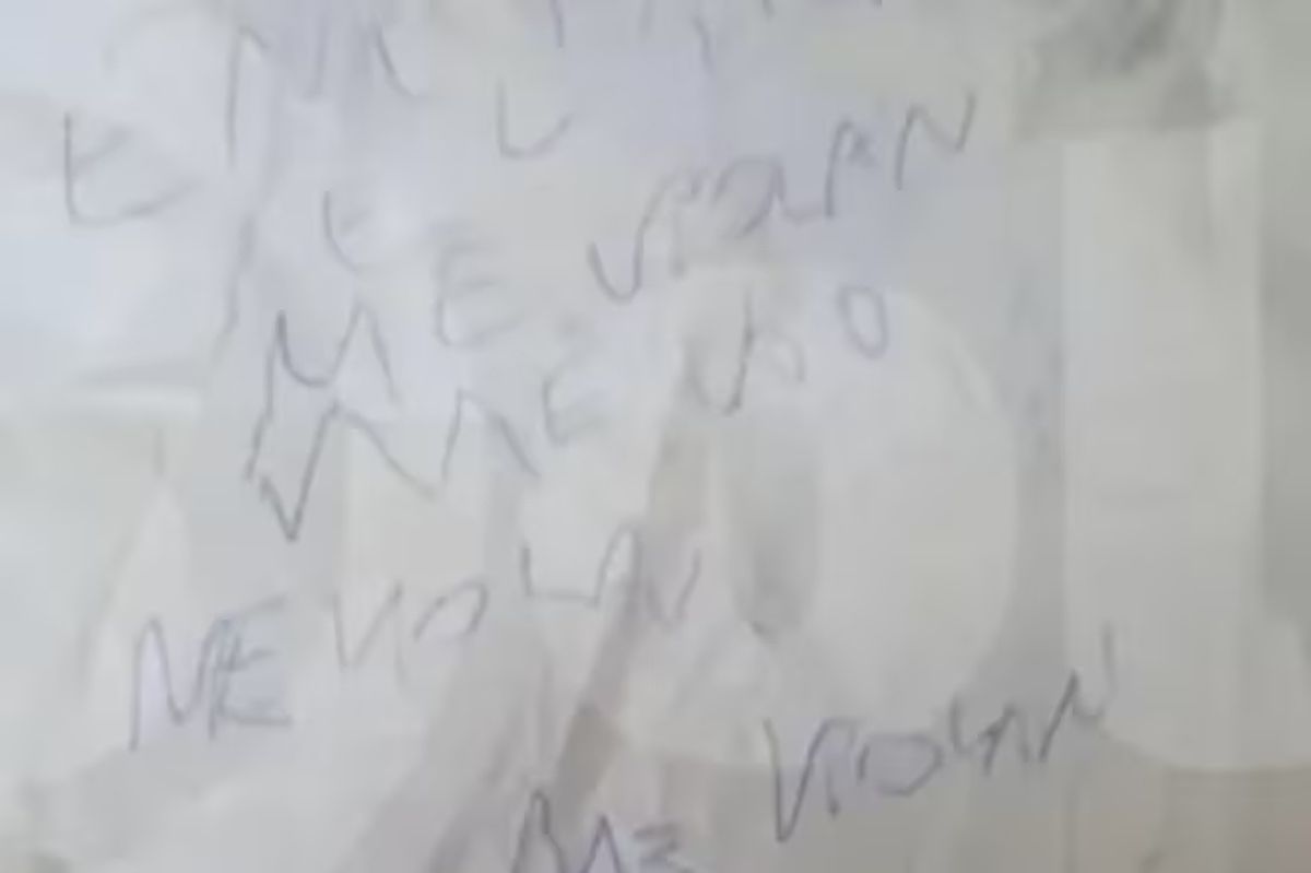 El papel en el que Evelyn escribió que la violaron. El papel en el que Evelyn escribió que la violaron.