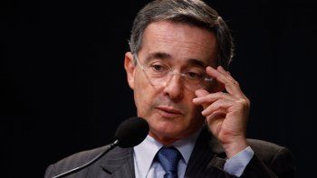 Uribe asegura que le 