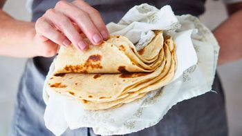Cómo preparar Rapiditas en sartén: la receta de la masa para tacos casera con 3 ingredientes y en minutos Cómo preparar Rapiditas en sartén: la receta de la masa para tacos casera con 3 ingredientes y en minutos