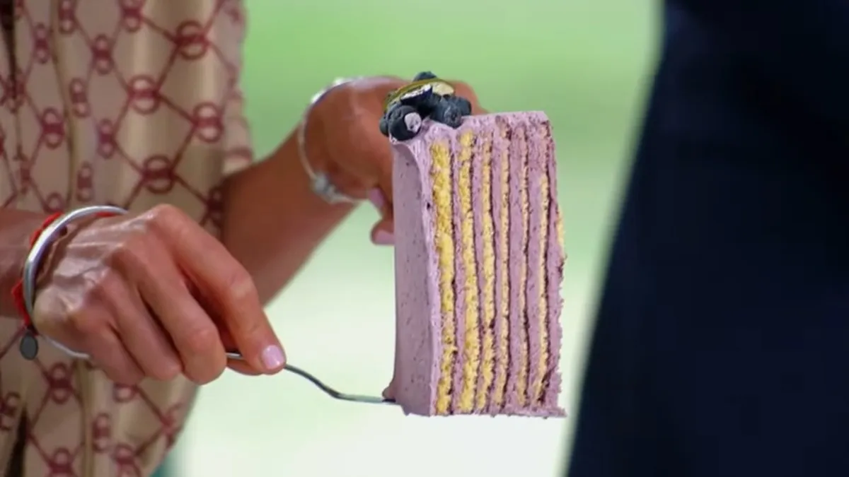 Recetas: cómo hacer la Torta vertical de pionono con relleno de chocolate. Foto: gentileza telebajocero. Recetas: cómo hacer la Torta vertical de pionono con relleno de chocolate. Foto: gentileza telebajocero.