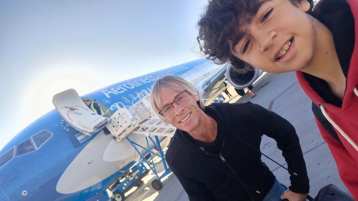 Me siento un argentino y un mendocino más, soy de clase media y he vivido muchas crisis, dice David, que sueña con votar en la Argentina. Me siento un argentino y un mendocino más, soy de clase media y he vivido muchas crisis, dice David, que sueña con votar en la Argentina.