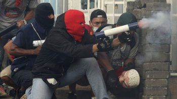 Armadas con cacerolas repelen a los parapoliciales en Nicaragua
