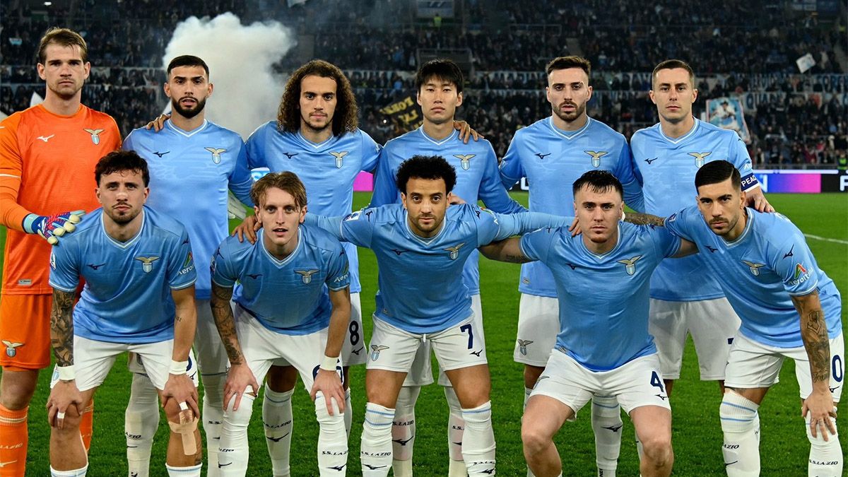 El Taty Castellanos es el segundo de la fila de arriba. El Taty Castellanos es el segundo de la fila de arriba.