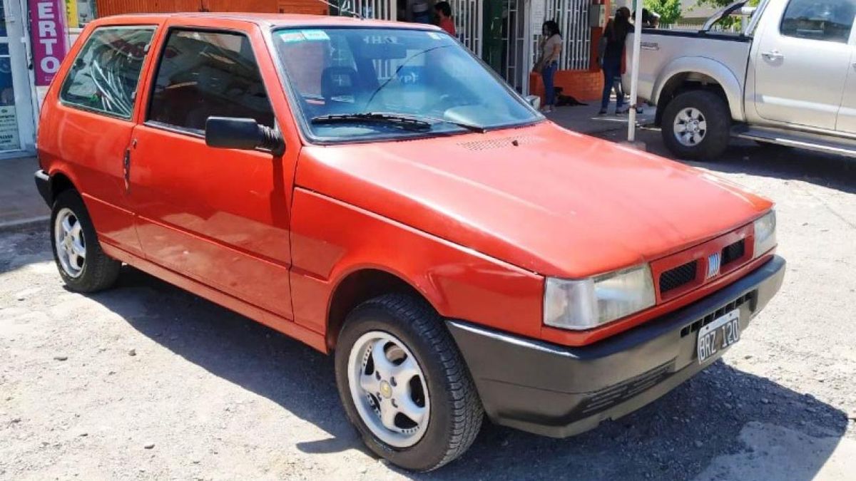 FIAT UNO 1997. Foto ilustrativa. FIAT UNO 1997. Foto ilustrativa.