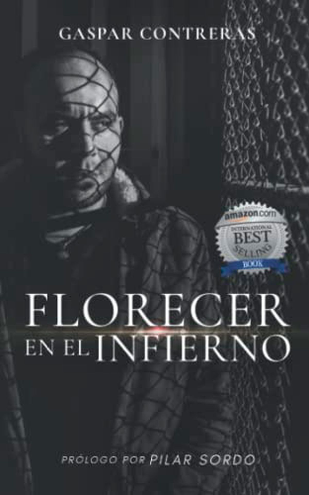 En la primera semana de su lanzamiento oficial por la plataforma Amazon, "Florecer en el infierno" se convirtió en best seller.