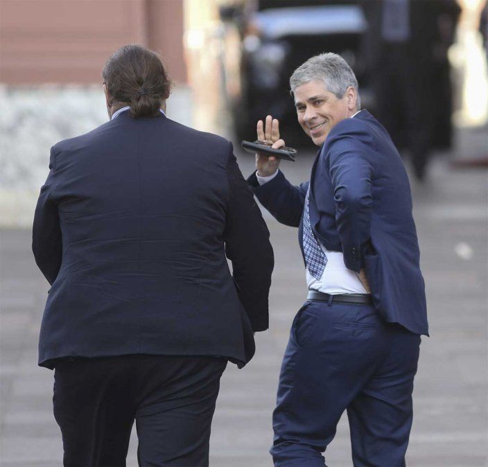 El santacruceño Pablo González presentó su renuncia a Diputados para ocupar la presidencia de YPF en remplazo de Guillermo Nielsen. Se le tomó juramento a su remplazo.