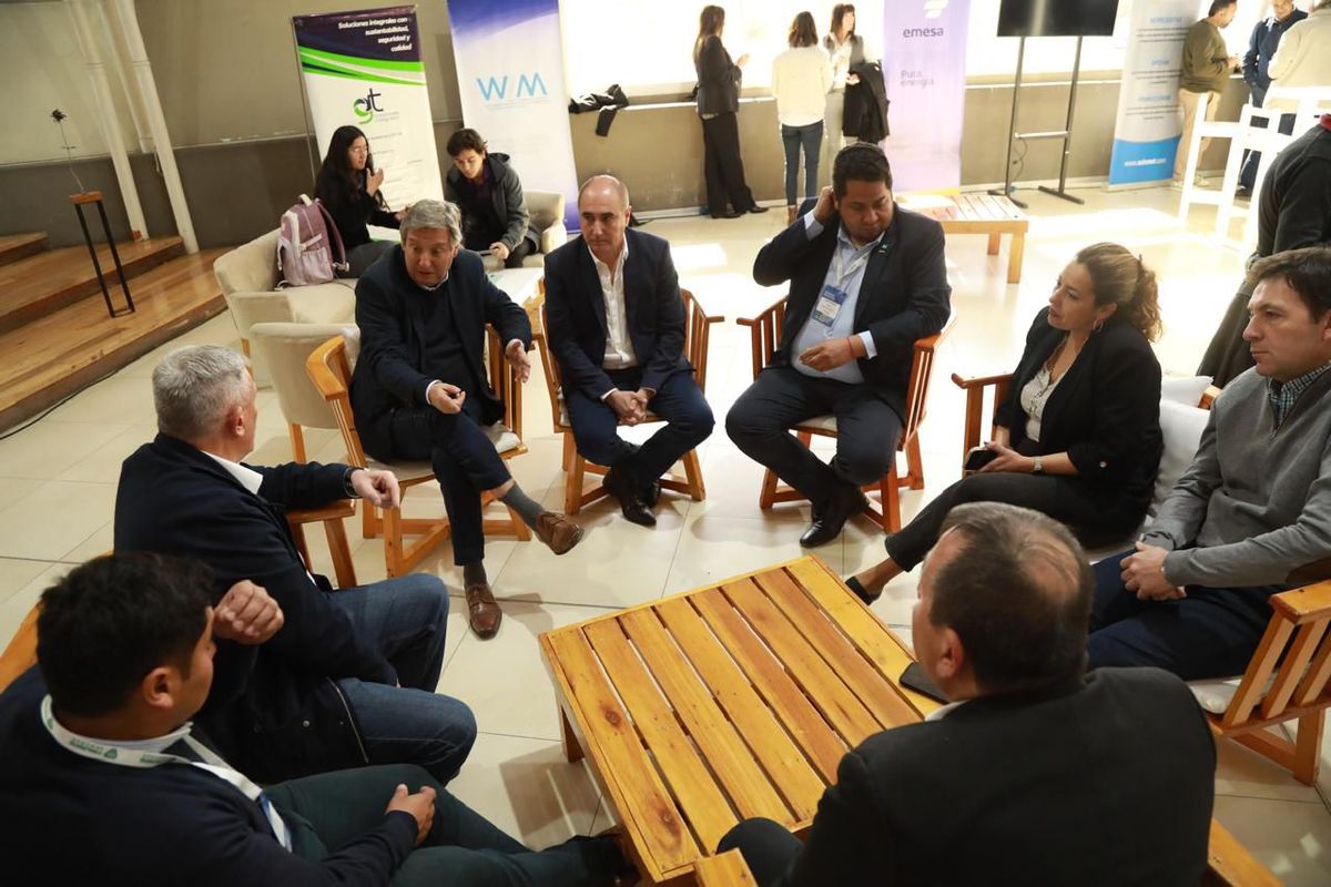 Referentes de la FEM y Asinmet recibieron a Félix y a Uceda en el Le Parc. Referentes de la FEM y Asinmet recibieron a Félix y a Uceda en el Le Parc.
