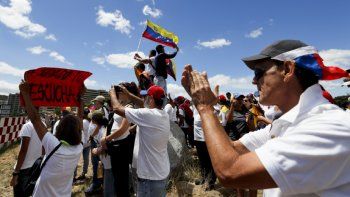 Guaidó y la oposición  complicados por no poder romper el cerco chavista