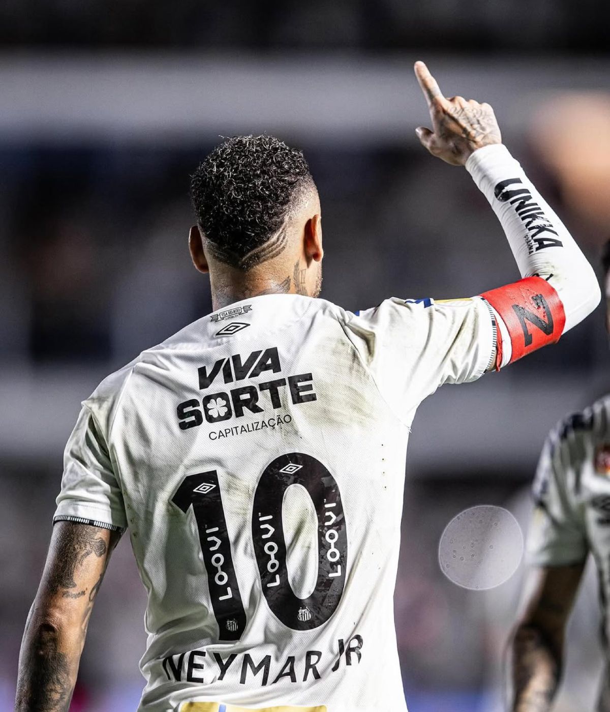Neymar volvi&oacute; a mostrar su calidad futbol&iacute;stica en el club que lo vio nacer profesionalmente.