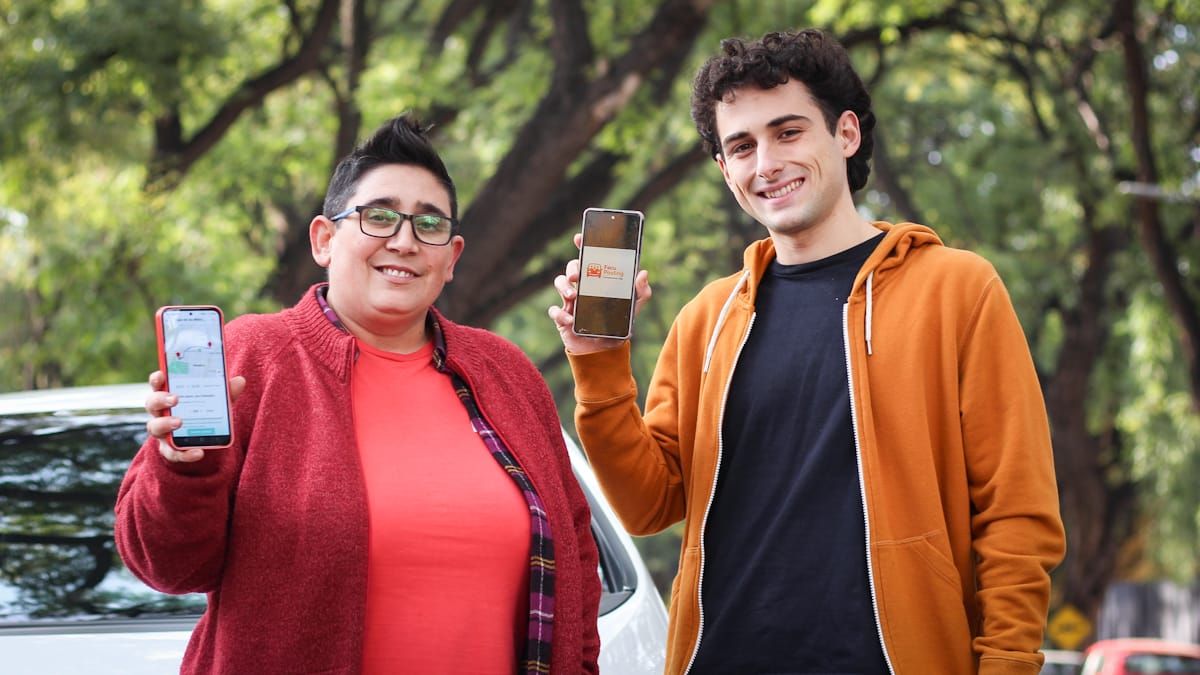 Los emprendedores tienen la visión de ir hacia empresas y permitir este viaje colaborativo entre compañeros de trabajo. Los emprendedores tienen la visión de ir hacia empresas y permitir este viaje colaborativo entre compañeros de trabajo.