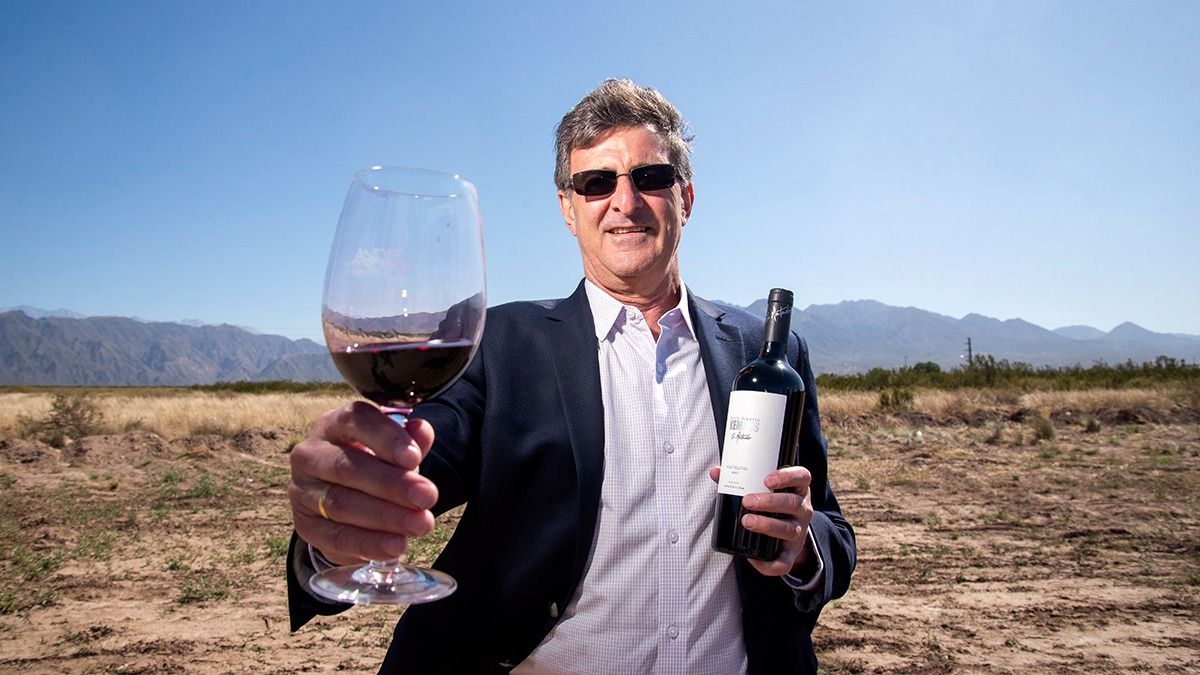 Mario Kempes presentó la nueva línea de El Matador, su vino mendocino