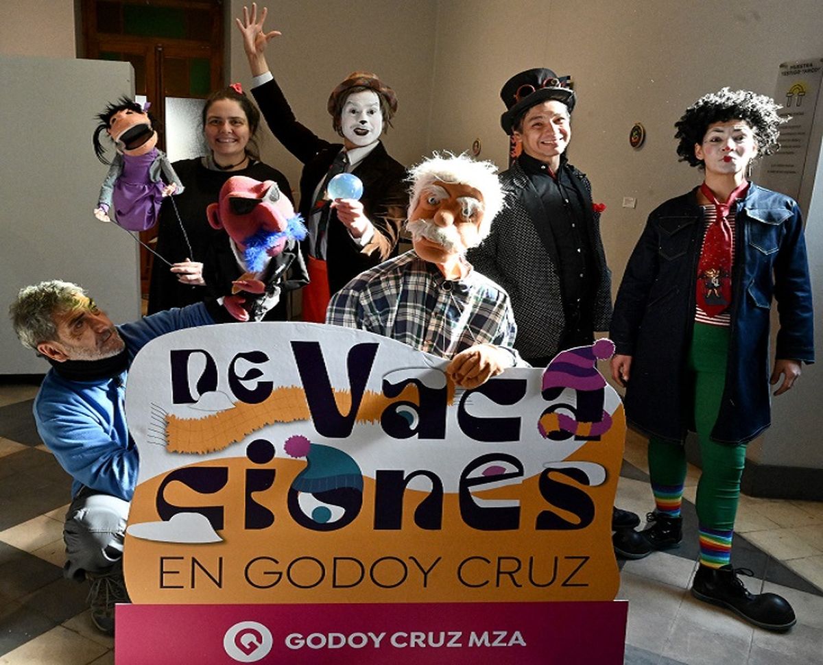 Costarelli presentó en Godoy Cruz una agenda de invierno recargada de cultura
