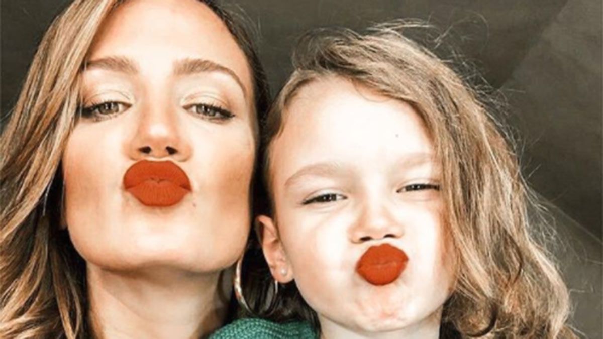 Paula Chaves enojada con la maestra de su hija por el barbijo