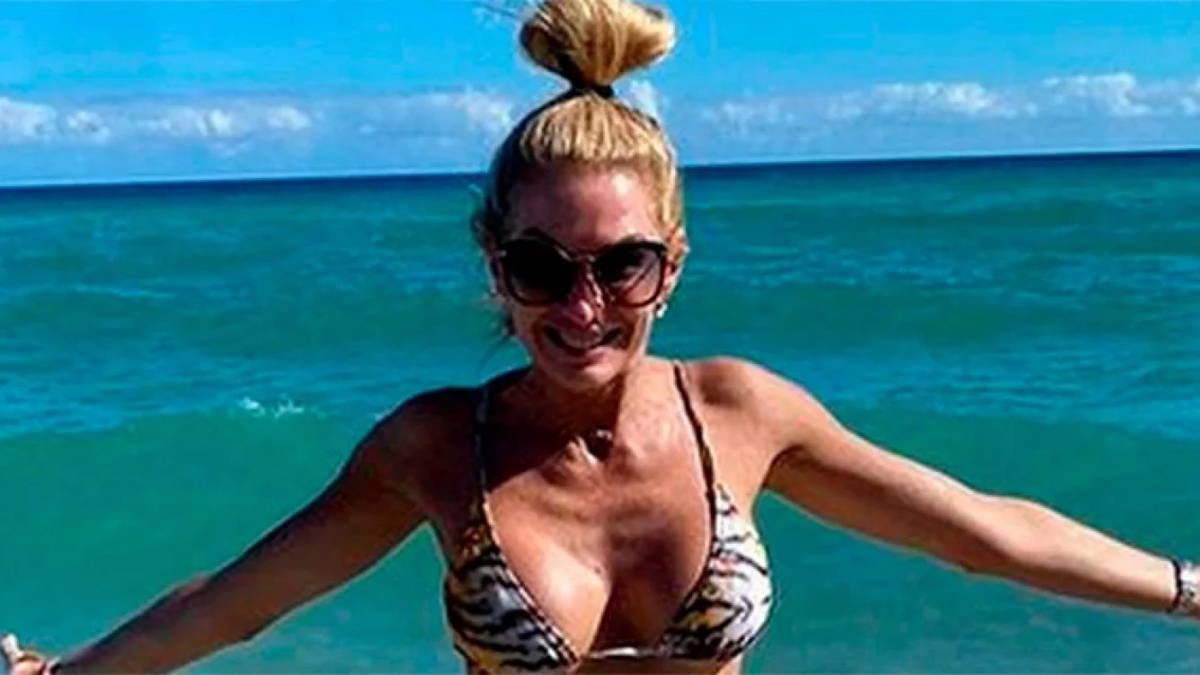 La explosiva foto de Yanina Latorre en bikini y sin photoshop desde Miami.