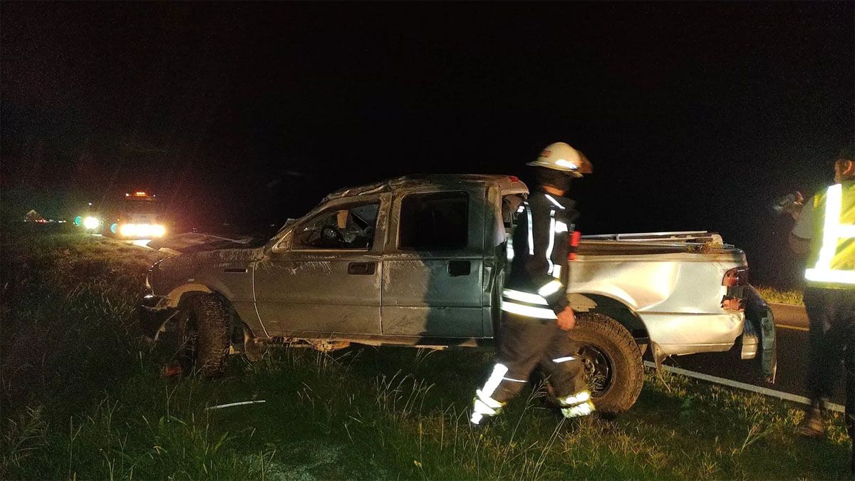 La camioneta volcó y dio varios tumbos. Vanina Vizgarra salió despedida y murió en el lugar.