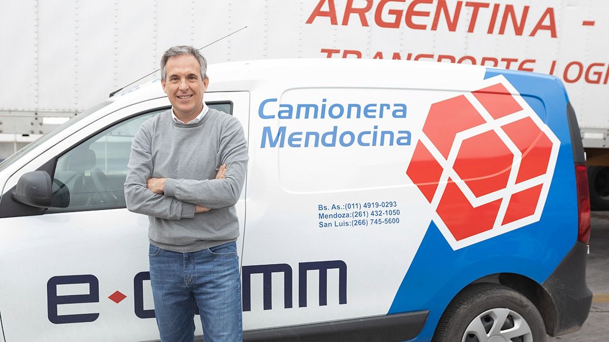 César Rossell tiene 48 años y es nieto de Ricardo Rossell, quien fundó la Camionera Mendocina hace 75 años.&nbsp;