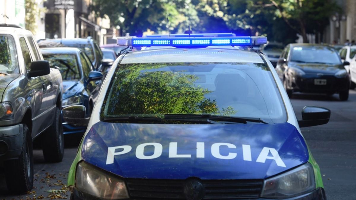 Una mujer fue rescatada por la Policía de La Plata.